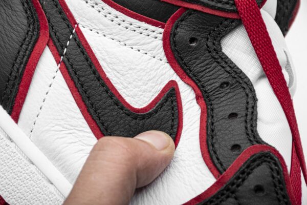RÉPLICA AIR JORDAN 1 RETRO HIGH OG 'BLOODLINE' - Imagen 6