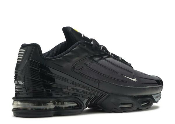 RÉPLICA AIR MAX PLUS 3 NEGRAS FULL - Imagen 3