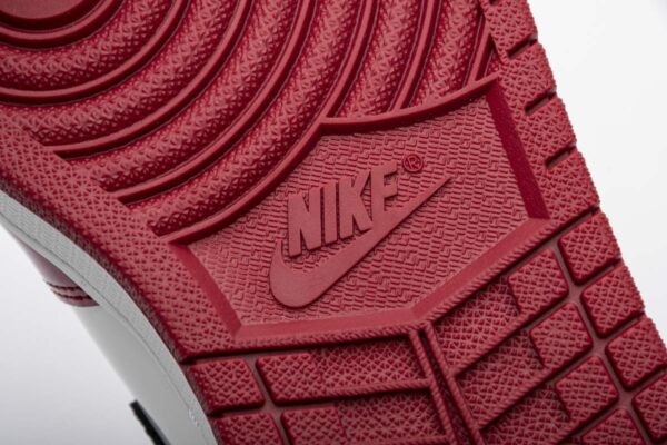 RÉPLICA AIR JORDAN 1 RETRO HIGH OG 'FEARLESS' - Imagen 5