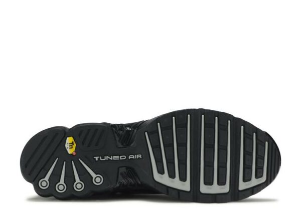 RÉPLICA AIR MAX PLUS 3 NEGRAS FULL - Imagen 4