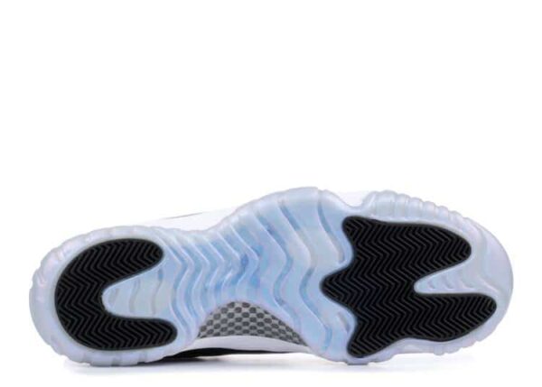 RÉPLICA AIR JORDAN 11 RETRO LOW 'EMERALD' - Imagen 4
