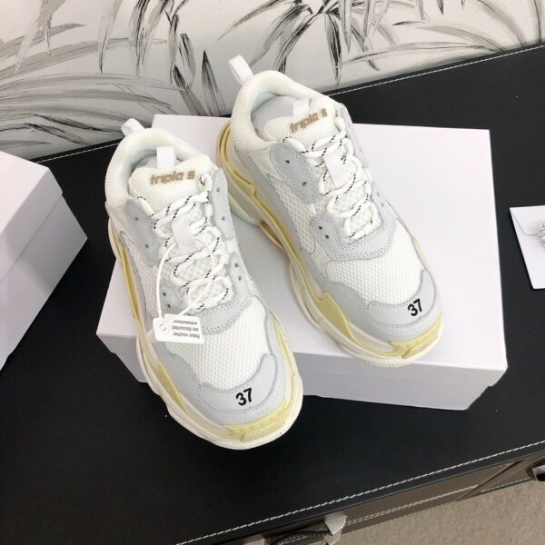RÉPLICA BALENCIAGA TRIPLE S TODO BLANCAS - Imagen 4
