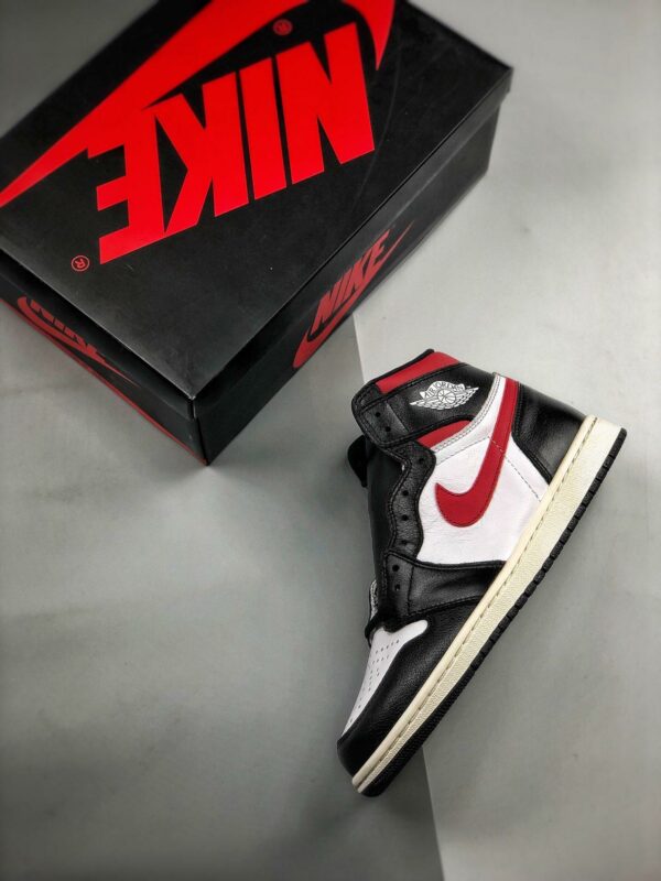 RÉPLICA AIR JORDAN 1 RETRO HIGH OG 'GYM RED' - Imagen 2