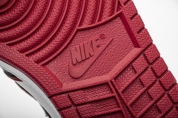 RÉPLICA AIR JORDAN 1 RETRO HIGH OG 'BLOODLINE' - Imagen 3