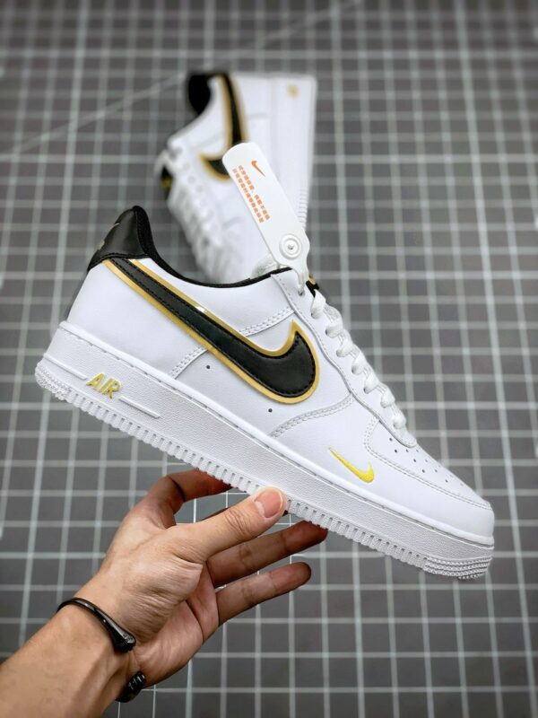 RÉPLICA AIR FORCE 1 LOW '07 LV8 DOUBLE SWOOSH 'WHITE METALLIC GOLD' - Imagen 6