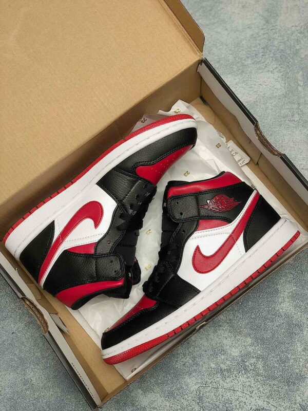 RÉPLICA AIR JORDAN 1 MID 'BLACK FIRE RED' - Imagen 2