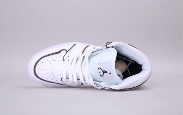 RÉPLICA AIR JORDAN 1 MID SE 'IRIDESCENT TRIM' - Imagen 4