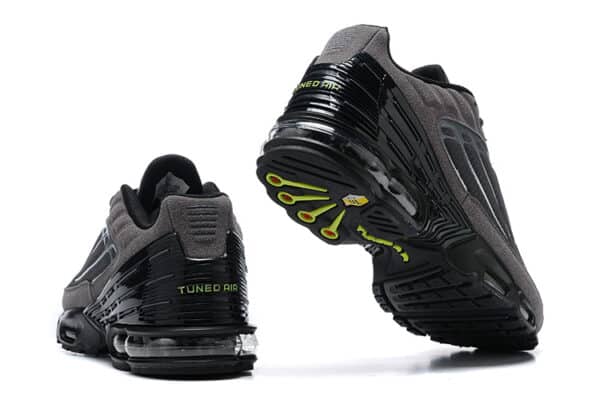 RÉPLICA AIR MAX PLUS 3 'BLACK VOLT' - Imagen 5