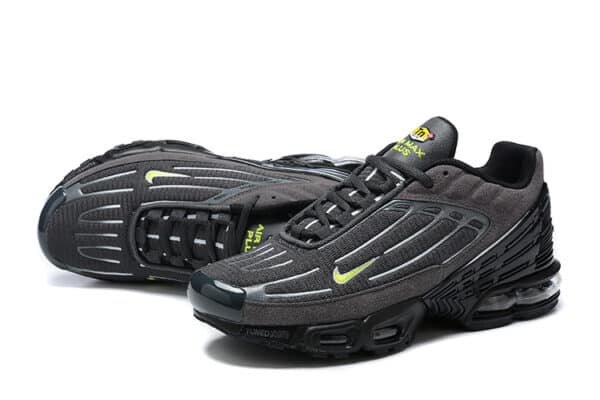 RÉPLICA AIR MAX PLUS 3 'BLACK VOLT' - Imagen 4
