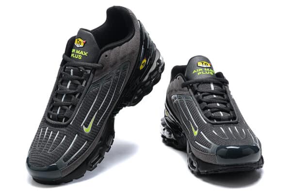 RÉPLICA AIR MAX PLUS 3 'BLACK VOLT' - Imagen 3