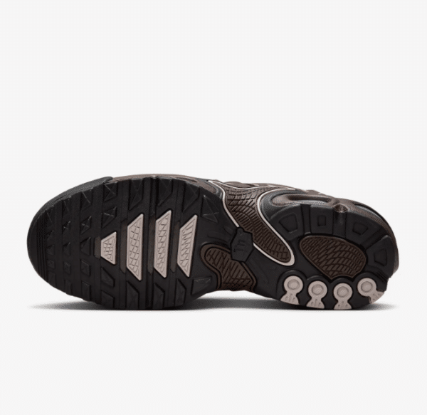 RÉPLICA AIR MAX PLUS DRIFT 'BAROQUE BROWN' - Imagen 6