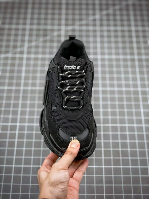 RÉPLICA BALENCIAGA TRIPLE S TODO NEGRAS - Imagen 7
