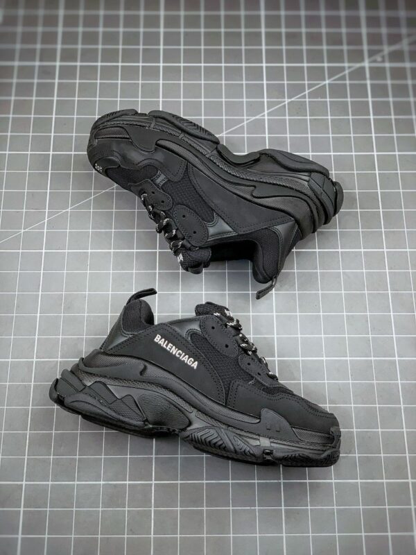 RÉPLICA BALENCIAGA TRIPLE S TODO NEGRAS - Imagen 6