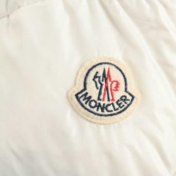 RÉPLICA CHAQUETA MONCLER ACOLCHADA CON CAPUCHA 'BLANCA' - Imagen 3