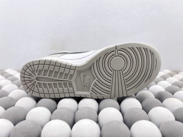RÉPLICA DUNK LOW SE ‘LOTTERY PACK – GREY FOG’ - Imagen 4