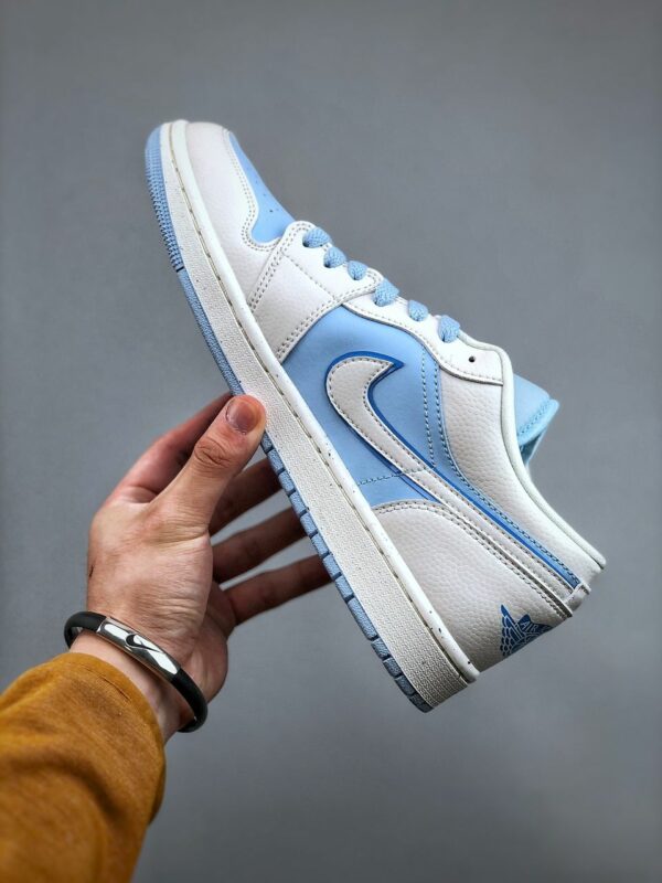 RÉPLICA JORDAN 1 LOW SE REVERSE 'ICE BLUE' - Imagen 9
