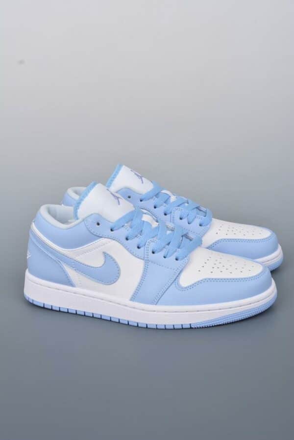 RÉPLICA JORDAN 1 LOW WHITE 'ICE BLUE' - Imagen 2
