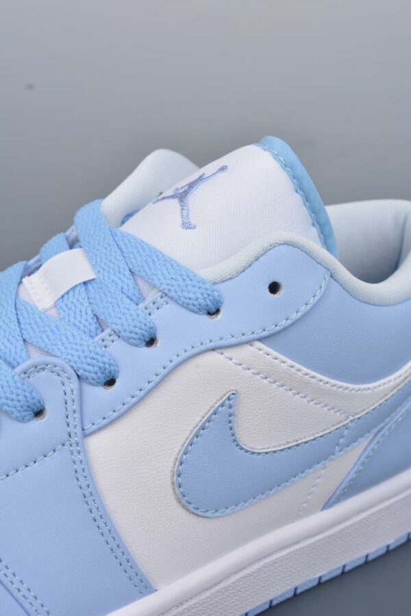 RÉPLICA JORDAN 1 LOW WHITE 'ICE BLUE' - Imagen 8