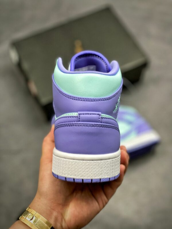 RÉPLICA JORDAN 1 MID PURPLE AQUA - Imagen 6