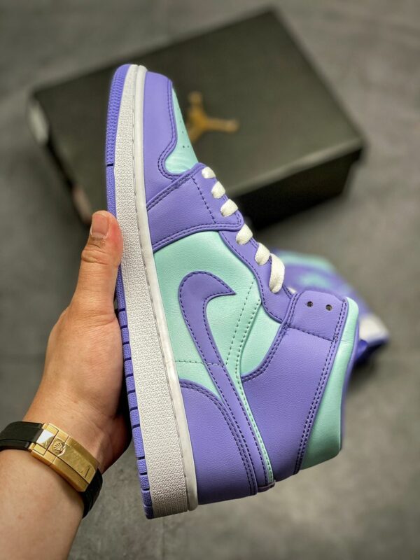 RÉPLICA JORDAN 1 MID PURPLE AQUA - Imagen 7