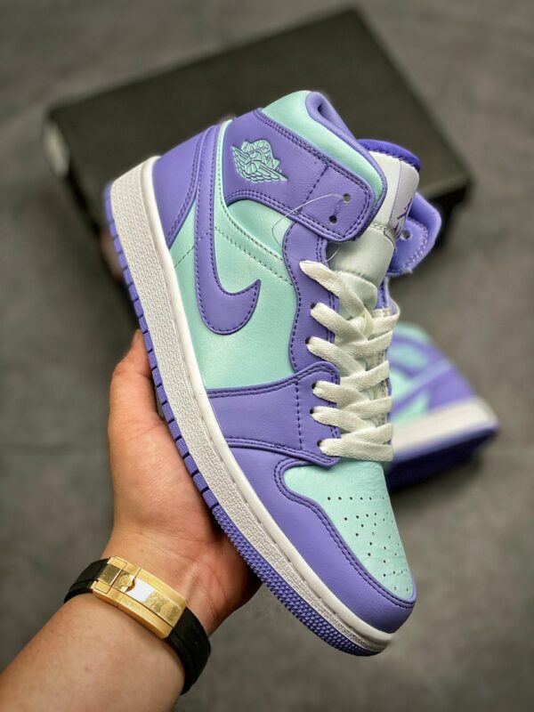 RÉPLICA JORDAN 1 MID PURPLE AQUA - Imagen 8
