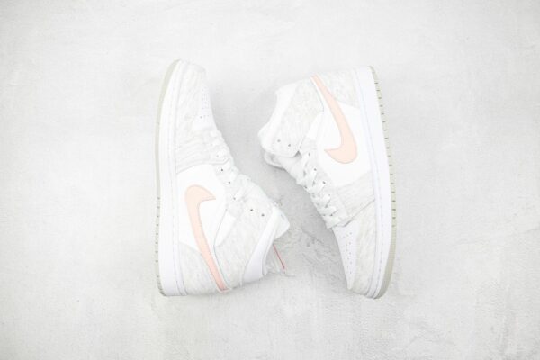 RÉPLICA JORDAN 1 MID SE 'LIGHT IRON ORE' - Imagen 3