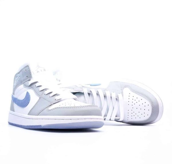 RÉPLICA JORDAN 1 MID WOLF GREY - Imagen 4