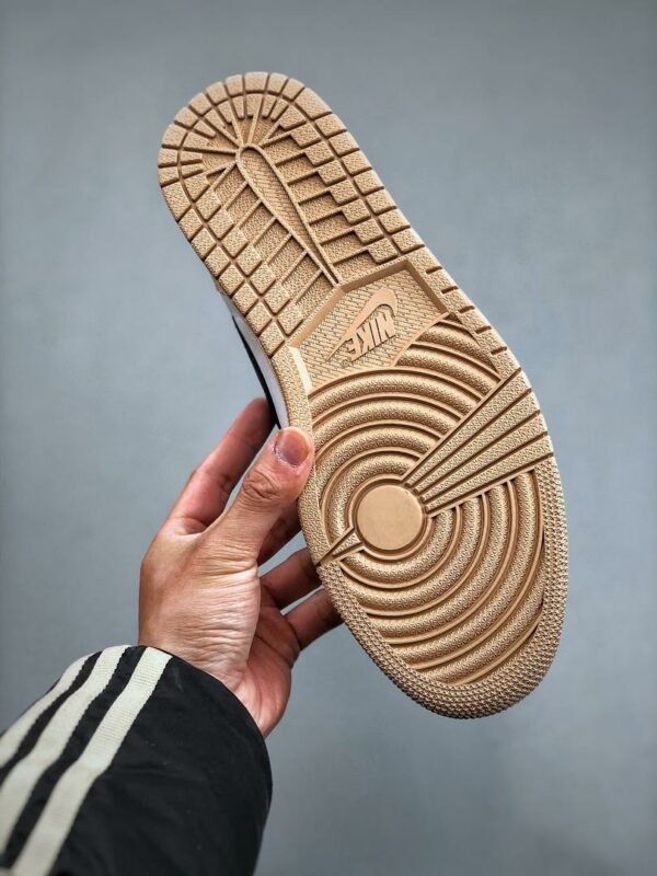 RÉPLICA JORDAN 1 RETRO HIGH 'LATTE' - Imagen 3