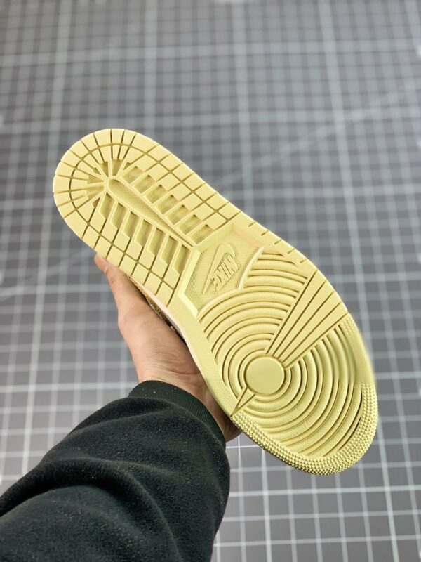 RÉPLICA JORDAN 1 RETRO HIGH OG 'CRAFT VIBRATIONS OF NAIJA' - Imagen 4