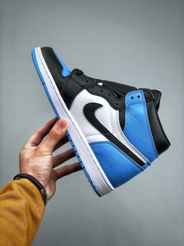 RÉPLICA JORDAN 1 RETRO HIGH OG 'UNC TOE' - Imagen 9
