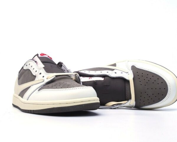 RÉPLICA JORDAN 1 RETRO LOW OG SP TRAVIS SCOTT REVERSE MOCHA - Imagen 3