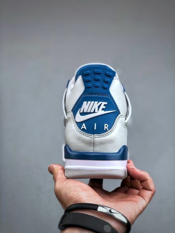 RÉPLICA JORDAN 4 RETRO MILITARY BLUE (2024) - Imagen 5