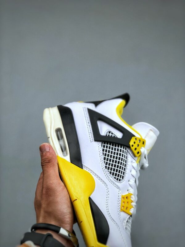 RÉPLICA JORDAN 4 RETRO 'VIVID SULFUR' - Imagen 5