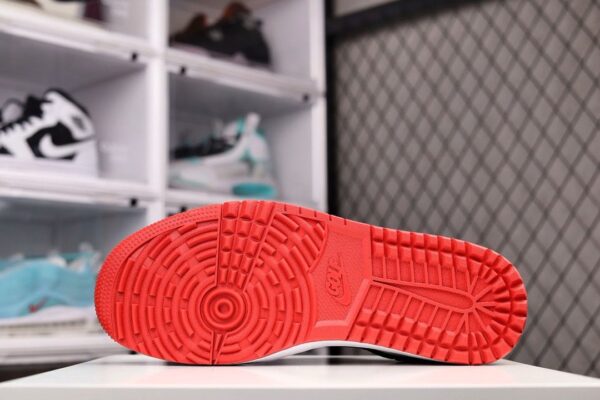 RÉPLICA JORDAN RETRO 1 LOW GOLF 'CHICAGO' - Imagen 2