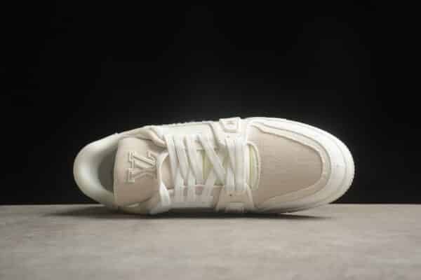 RÉPLICA LV TRAINER 'BEIGE BLANCAS' MONOGRAM DENIM - Imagen 5