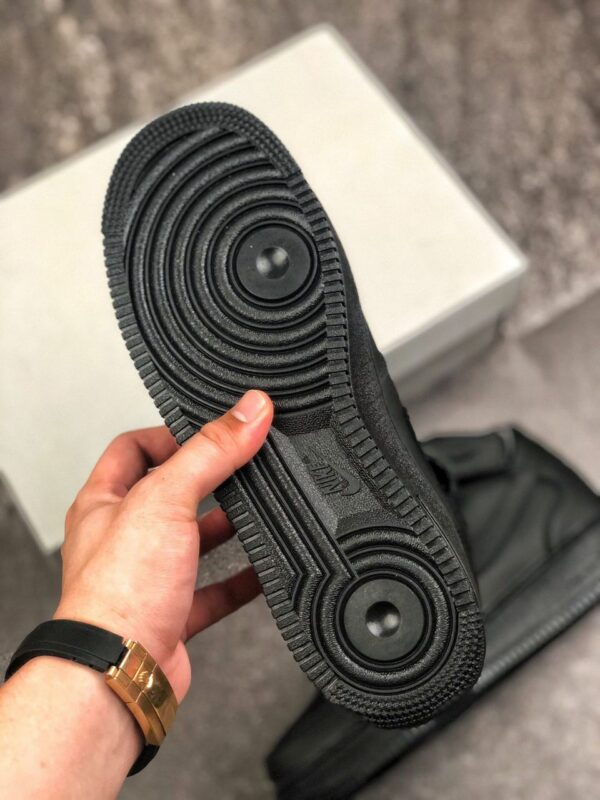 RÉPLICA NIKE AIR FORCE 1 MID BLACK - Imagen 4