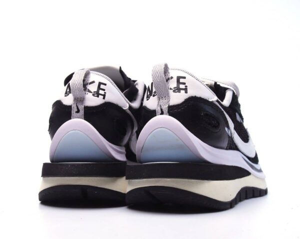 RÉPLICA NIKE VAPORWAFFLE SACAI BLACK WHITE - Imagen 2