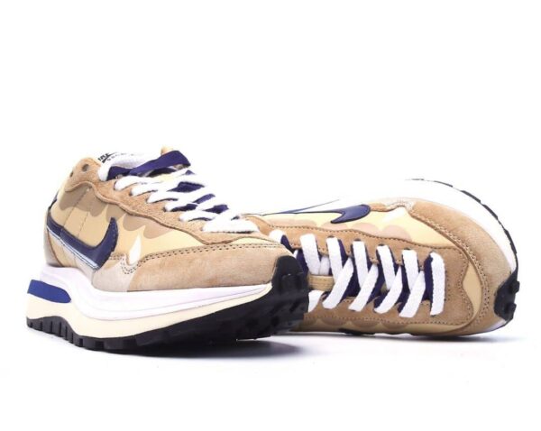 RÉPLICA NIKE  VAPORWAFFLE SACAI TAN NAVY - Imagen 5