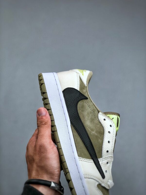 RÉPLICA JORDAN 1 RETRO LOW GOLF TRAVIS SCOTT 'NEUTRAL OLIVE' - Imagen 4