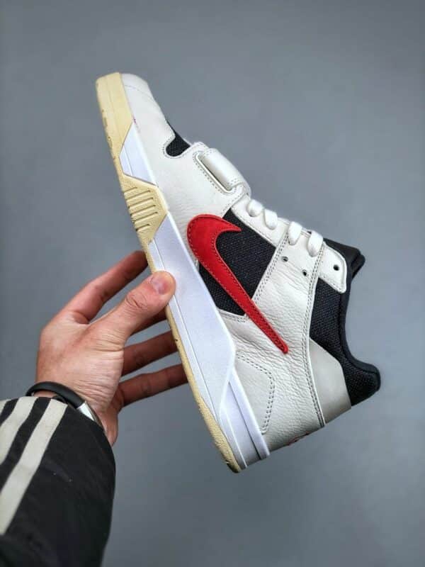 RÉPLICA TRAVIS SCOTT X JORDAN JUMPMAN 'UNIVERSITY RED' - Imagen 8