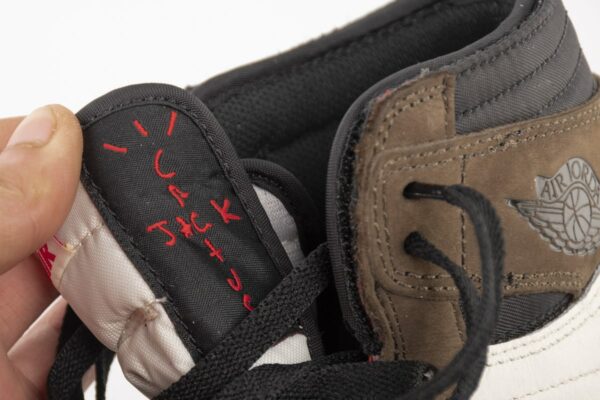 RÉPLICA AIR JORDAN RETRO 1 TRAVIS SCOTT - Imagen 6