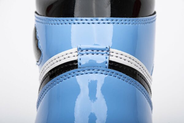 RÉPLICA AIR JORDAN 1 RETRO HIGH OG 'FEARLESS' - Imagen 3