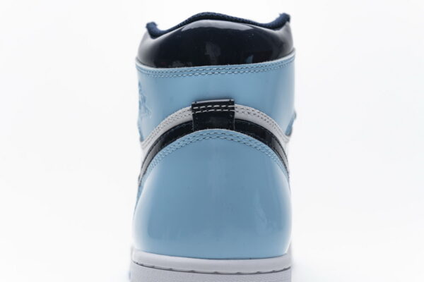 RÉPLICA AIR JORDAN 1 RETRO HIGH OG 'BLUE CHILL' - Imagen 5
