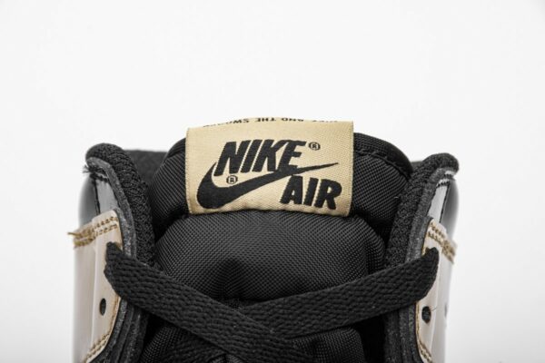 RÉPLICA AIR JORDAN 1 RETRO HIGH OG NRG 'GOLD TOP 3' - Imagen 5